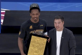 万博在线-广厦男篮训练开放日，清晨临场应变引欢呼，意大利杯在即，轮换策略成焦点 